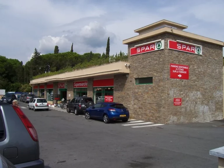 Sparsupermarkt, nur ca.500 m von Villa Regina