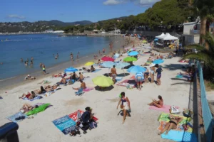 Schöner Strand in Les Issambres